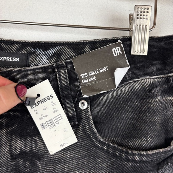 NWT Express Black 90s Mid Rise Ankle Boot Distressed Jeans Sz 0R - Picture 5 of 8